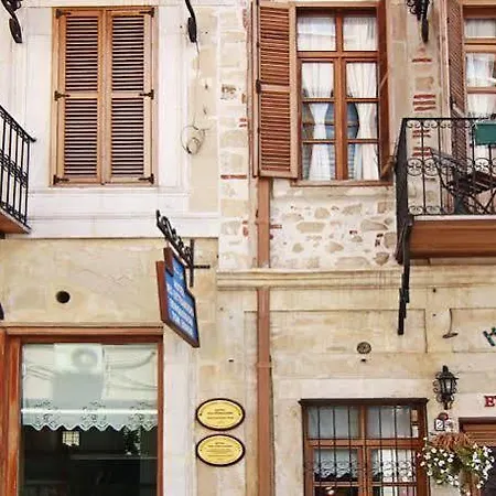 Des Etrangers - Special Category Hotel 2*