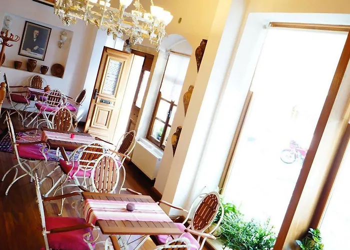 Des Etrangers - Special Category Hotel