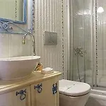 Des Etrangers - Special Category Szálloda 3*
