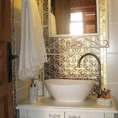 Des Etrangers - Special Category Hotel