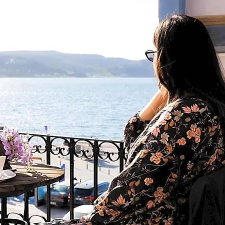 Des Etrangers - Special Category Çanakkale