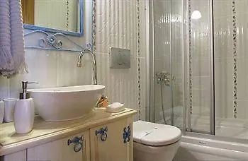 Des Etrangers - Special Category Hotel 2*