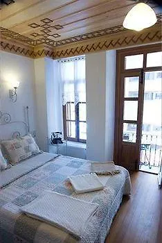 Des Etrangers - Special Category Canakkale