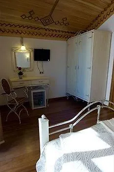 Des Etrangers - Special Category Hotel Canakkale