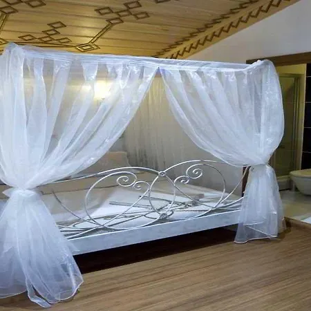 Des Etrangers - Special Category Hotel 2*