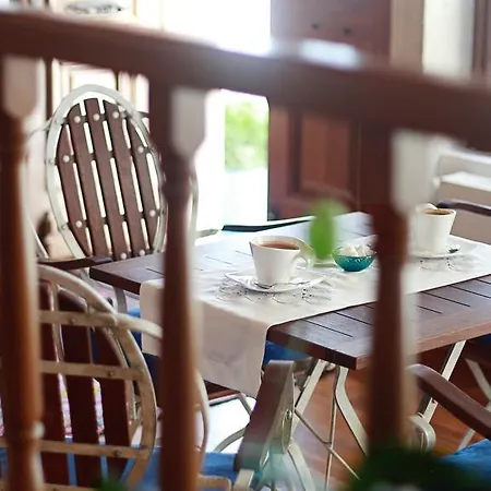 Hotel Des Etrangers - Special Category