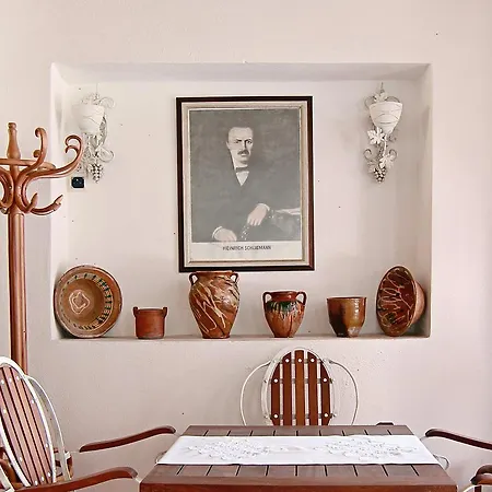 Des Etrangers - Special Category 2*