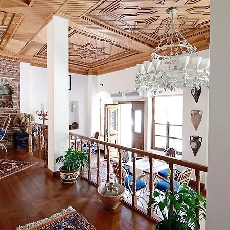 Des Etrangers - Special Category Çanakkale