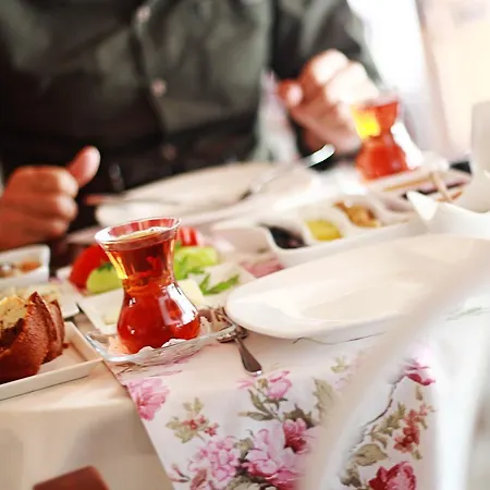 Des Etrangers - Special Category