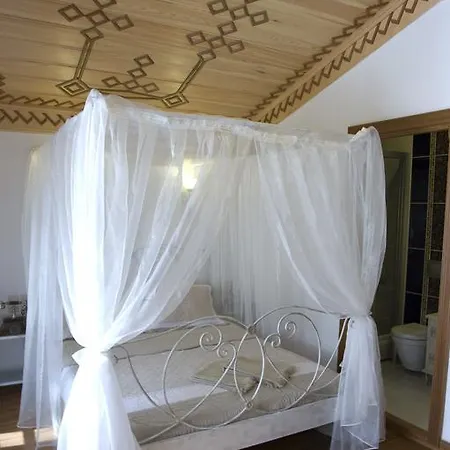 Des Etrangers - Special Category Çanakkale