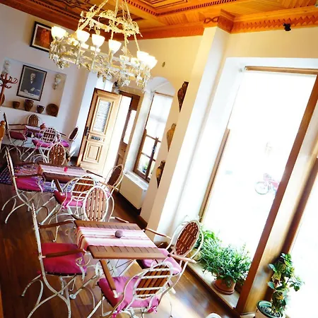 Des Etrangers - Special Category Hotel