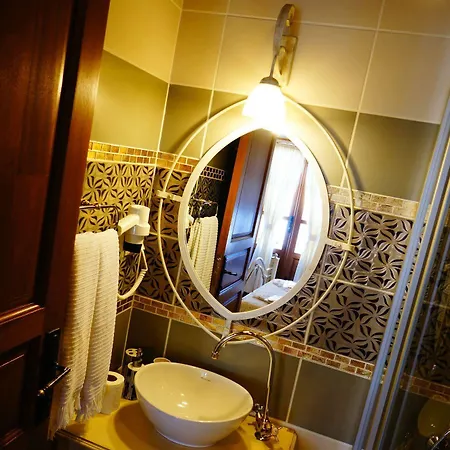 Des Etrangers - Special Category 2*