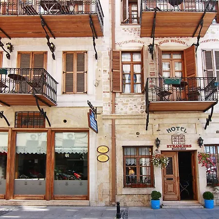 Des Etrangers - Special Category Отель 2*