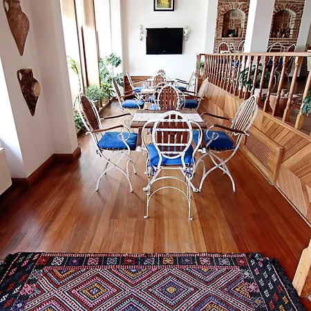 Des Etrangers - Special Category Отель